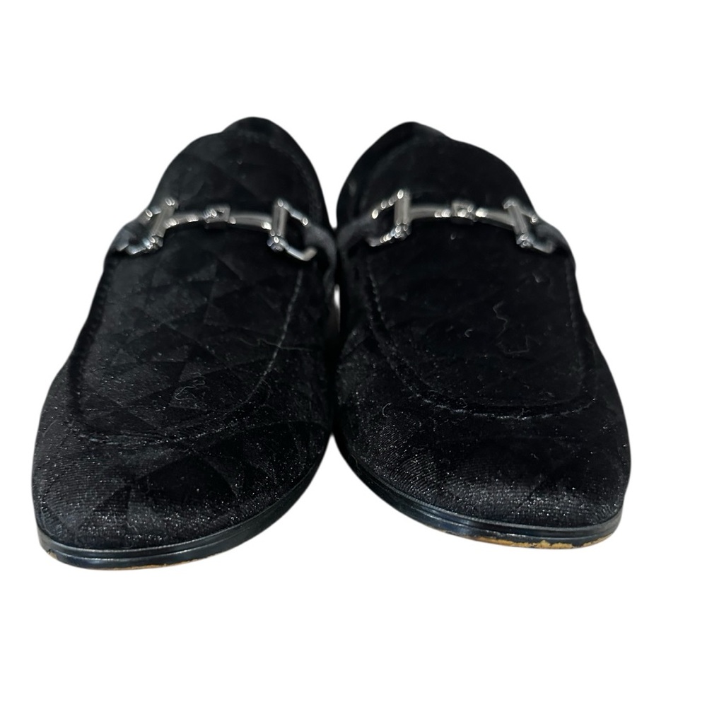 Men’s Steve Madden Black Velvet Loafer with Silver Style Buckle on Top, Size 10.